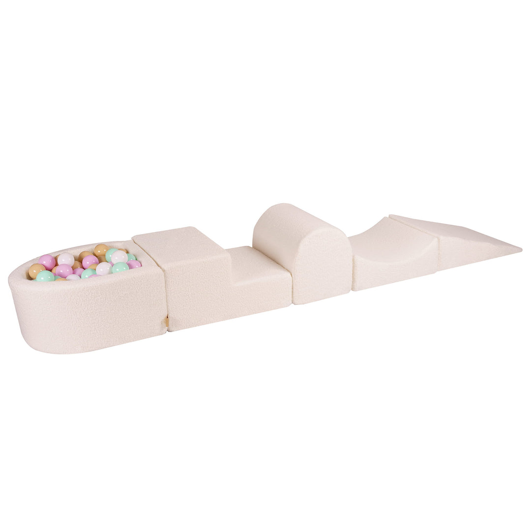 Spielset aus weißem Boucle-Schaumstoff mit kleinem Bällebad und 100 Bällen